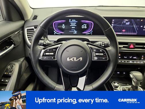 Gray 2025 Kia Seltos S