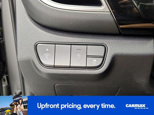 Gray 2025 Kia Seltos S