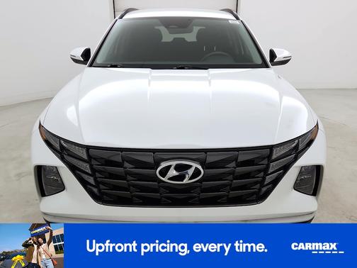 White 2022 Hyundai TUCSON SEL