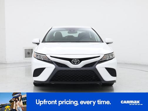 White 2019 Toyota Camry SE