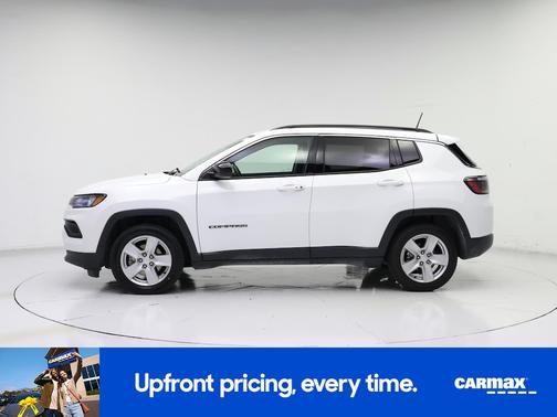 White 2022 Jeep Compass Latitude
