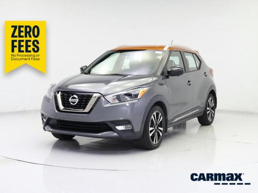 Gray 2019 Nissan Kicks SR