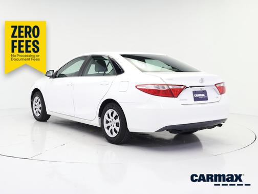 White 2017 Toyota Camry LE