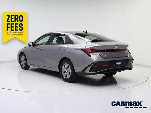 Gray 2025 Hyundai ELANTRA SE