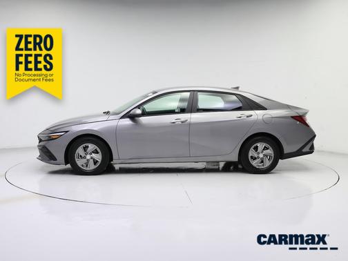 Gray 2025 Hyundai ELANTRA SE
