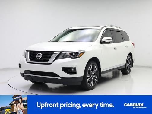 White 2017 Nissan Pathfinder Platinum