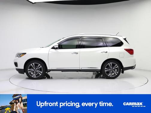 White 2017 Nissan Pathfinder Platinum