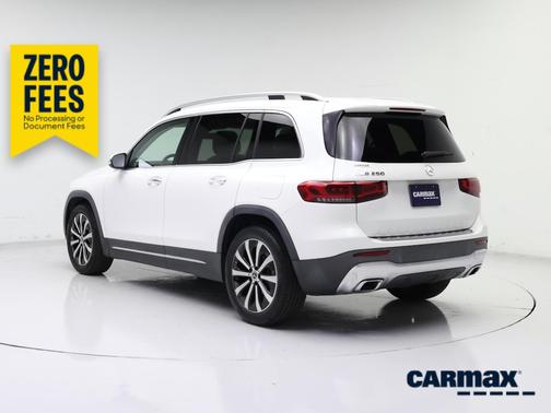 White 2022 Mercedes-Benz GLB 250