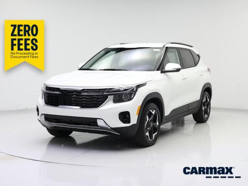 White 2025 Kia Seltos S