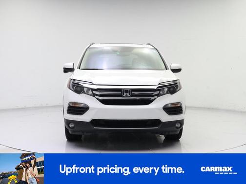 White 2017 Honda Pilot Touring