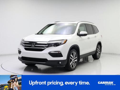 White 2017 Honda Pilot Touring