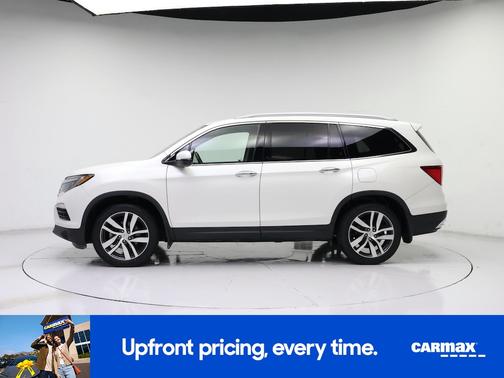 White 2017 Honda Pilot Touring