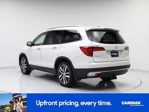 White 2017 Honda Pilot Touring