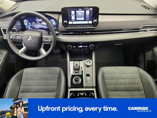 Black 2024 Mitsubishi Outlander SE Black Edition