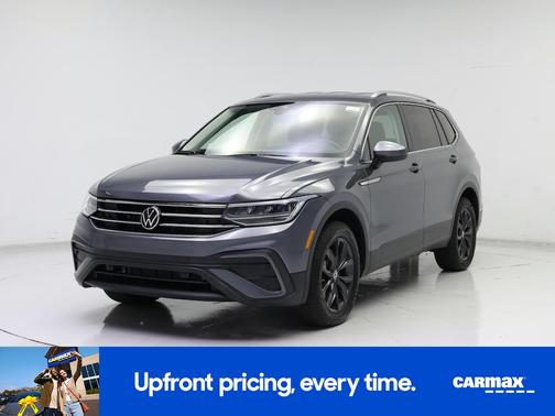 Gray 2024 Volkswagen Tiguan SE