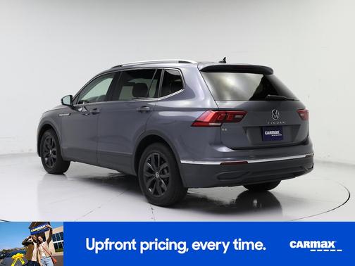 Gray 2024 Volkswagen Tiguan SE