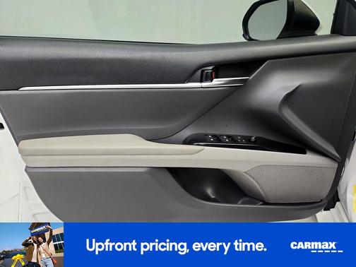 White 2018 Toyota Camry LE