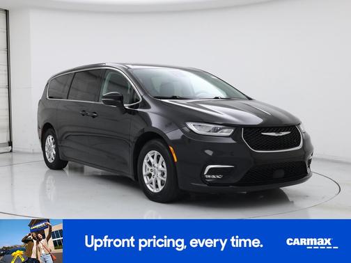 Black 2023 Chrysler Pacifica Touring L
