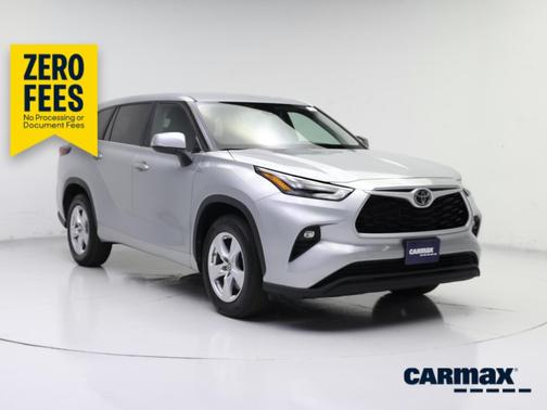 Silver 2025 Toyota Highlander LE