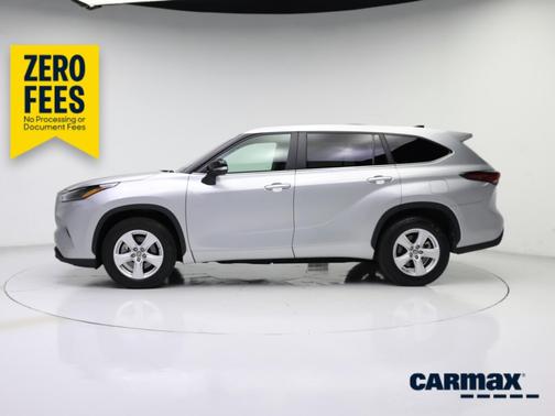 Silver 2025 Toyota Highlander LE