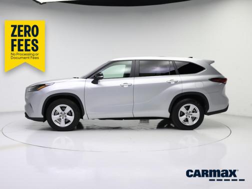 Silver 2025 Toyota Highlander LE