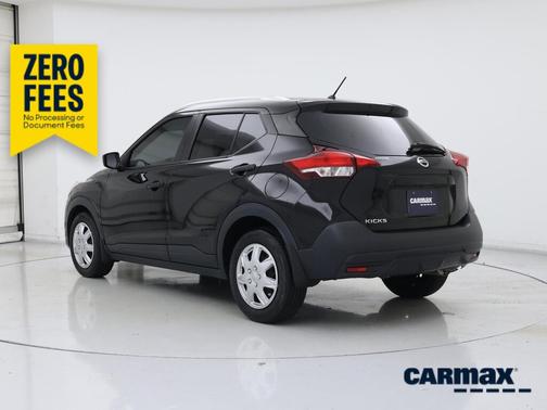 Black 2019 Nissan Kicks S
