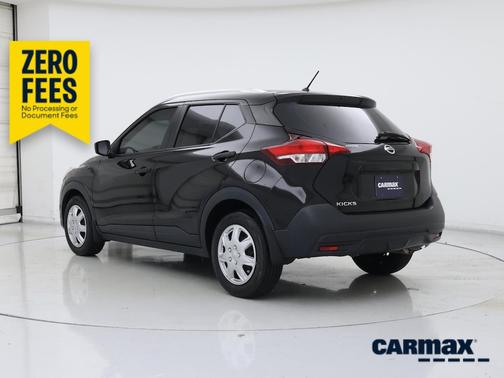 Black 2019 Nissan Kicks S
