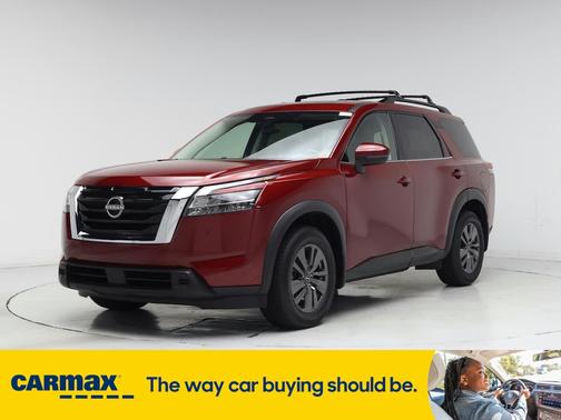 2022 Nissan Pathfinder SV