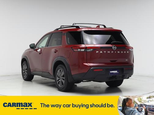 2022 Nissan Pathfinder SV