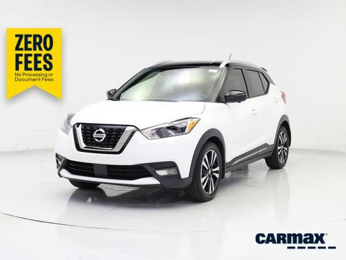 White 2020 Nissan Kicks SR