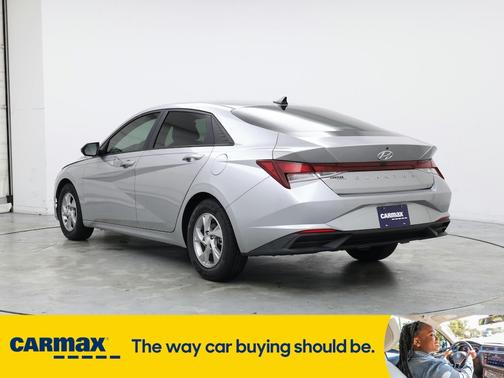 2021 Hyundai ELANTRA SE