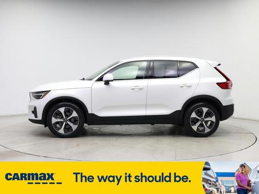 2024 Volvo XC40 B5 Core Bright Theme