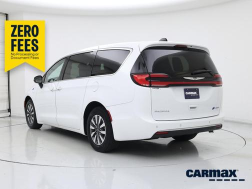 White 2023 Chrysler Pacifica Hybrid Touring L