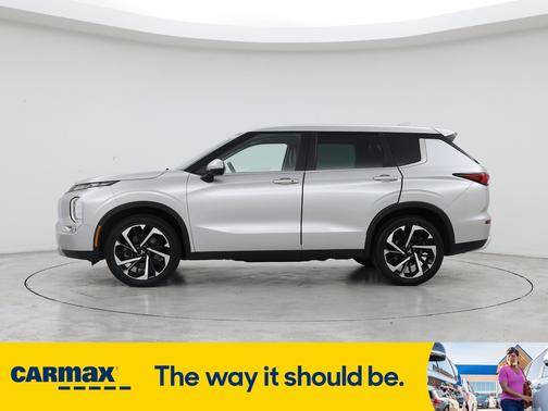 2023 Mitsubishi Outlander SE