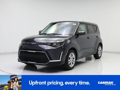 Gray 2024 Kia Soul LX