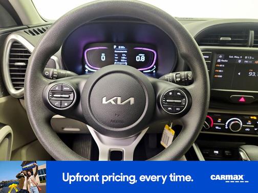 Gray 2024 Kia Soul LX