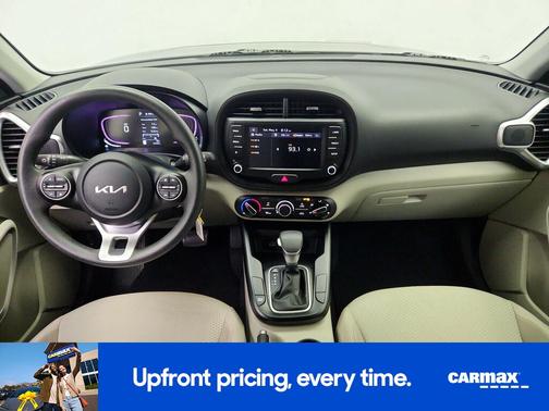 Gray 2024 Kia Soul LX