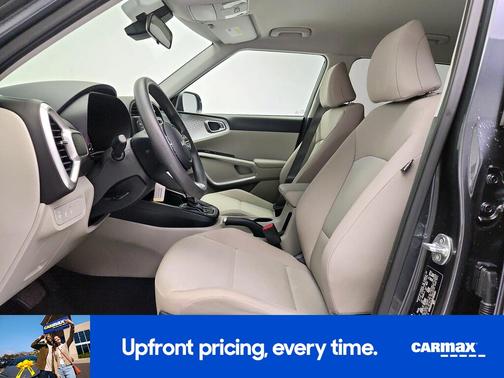 Gray 2024 Kia Soul LX
