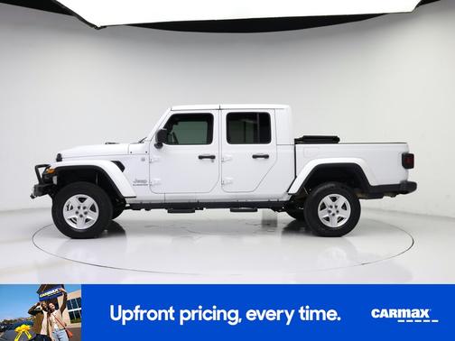 White 2021 Jeep Gladiator Overland