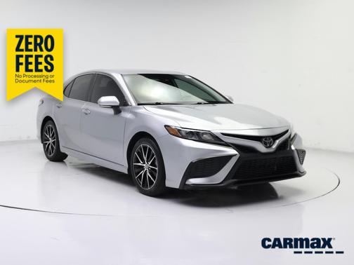 Silver 2023 Toyota Camry SE