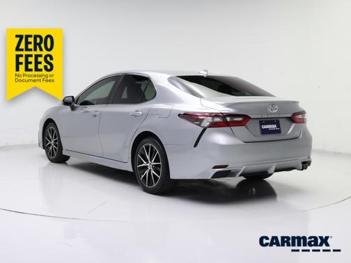 Silver 2023 Toyota Camry SE