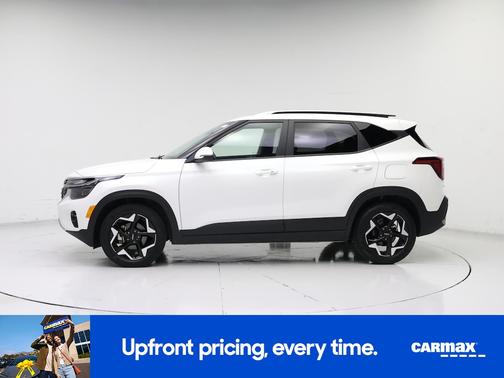 White 2025 Kia Seltos S