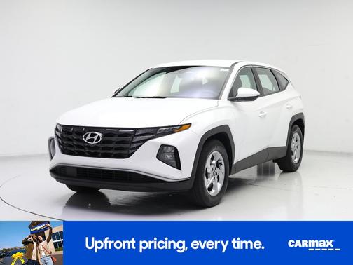 White 2023 Hyundai TUCSON SE