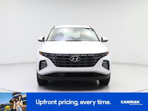 White 2023 Hyundai TUCSON SE