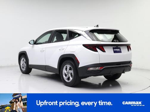 White 2023 Hyundai TUCSON SE