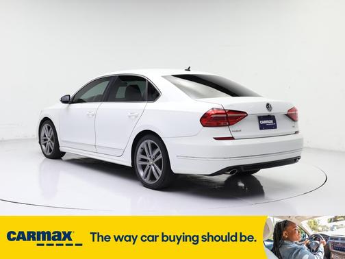 2016 Volkswagen Passat R-Line