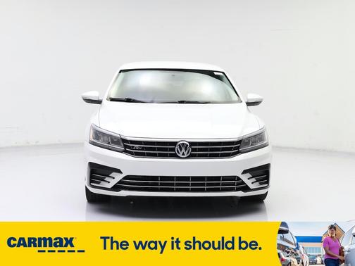 2016 Volkswagen Passat R-Line