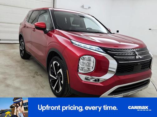 Red 2024 Mitsubishi Outlander SE