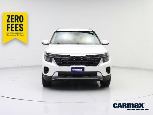 White 2024 Kia Seltos S