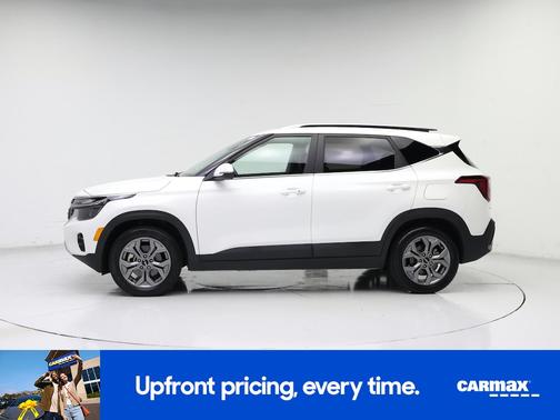 White 2024 Kia Seltos S